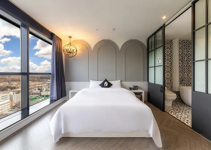Hotel The Designers Station 3*
